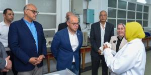 وزير الاستثمار ومحافظ الإسكندرية يبحثان مع "قيادات العامة للتحكيم واختبارات القطن" خطط التطوير - المدينة برس