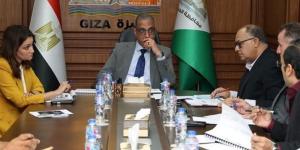خلال اجتماعه برئيس حي جنوب، محافظ الجيزة يشدد على تكثيف حملات النظافة والإشغالات - المدينة برس