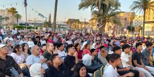 زحام أمام شاشات العرض بالإسماعيلية لمتابعة مباراة منتخب مصر وإيران (صور) - المدينة برس