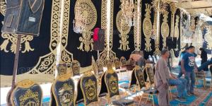 أهالي كفر الجاورشي ينهون استعداداتهم لاستقبال جثمان وزير الصحة الأسبق عمرو حلمي (صور) - المدينة برس