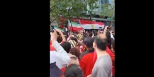 يا مصر بتعمليها إزاي؟، جماهير إيران تشارك المصريين احتفالاتهم بتأهل منتخب الفراعنة (فيديو) - المدينة برس