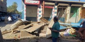 إزالة المحال القديمة بمحيط موقف هو بنجع حمادي تمهيدًا لإنشاء بوابة ودورات مياه (صور) - المدينة برس