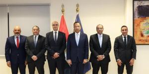 وزير الاتصالات يشهد مراسم توقيع ملاحق تراخيص شريحة الطفل - المدينة برس