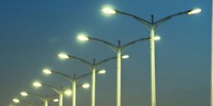 طرح مناقصة لإحلال كشافات «LED» - بوابة المدينة برس