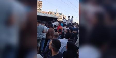 التصريح بدفن ضحايا حادث انقلاب سيارة التريلا على سيارة سوزوكى وملاكي - المدينة برس