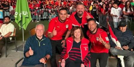 الجماهير المصرية تملأ ساحة الاحتفال في كندا، وعمدة المدينة تحضر لدعم منتخب الفراعنة (فيديو) - المدينة برس