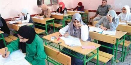 طلاب الثانوية العامة بالإسماعيلية يؤدون اليوم امتحان مادة اللغة العربية - المدينة برس