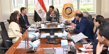 وزير الصناعة يبحث مع شنايدر إلكتريك خطط التوسع في السوق المصري - المدينة برس