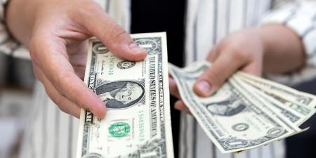 الدولار يتجه لتحقيق أكبر مكاسبه الشهرية منذ قرابة عام - بوابة المدينة برس