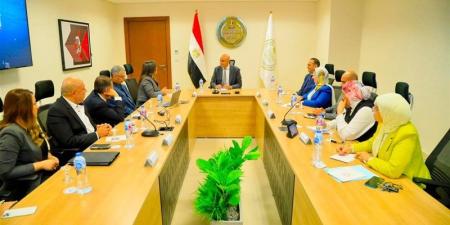 وزير التربية والتعليم يبحث مع أمين اتحاد الرياضة المدرسية استضافة البطولات الدولية - المدينة برس