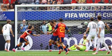 منتخب إسبانيا يضرب النمسا 0/3 ويصعد لثمن نهائي كأس العالم - المدينة برس