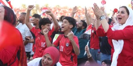 فرحة جماهير الفان زون بالعاصمة الإدارية خلال الشوط الأول لمباراة مصر والأرجنتين (صور) - المدينة برس