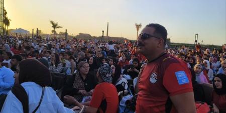 جماهير المنصورة تحتشد أمام شاشات نادي الحوار لمؤازرة منتخب مصر أمام الأرجنتين (صور) - المدينة برس