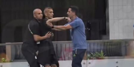 سعفان الصغير يشتبك مع الحكم بعد هدف الأرجنتين القاتل أمام منتخب مصر (فيديو) - المدينة برس