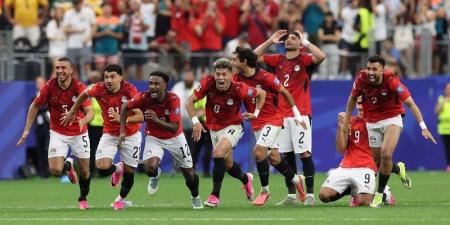 الرئيس السيسي يستقبل بعثة منتخب مصر بالعلمين السبت - المدينة برس