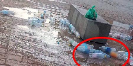 قوارير بلاستيكية تسيء للشواطئ المغربية وتحيي النقاش حول السلوك البيئي - بوابة المدينة برس