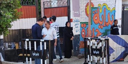 رعب الفيزياء والبحث عن قمة التاريخ، توافد طلاب الثانوية العامة على لجان الغربية (فيديو) - المدينة برس
