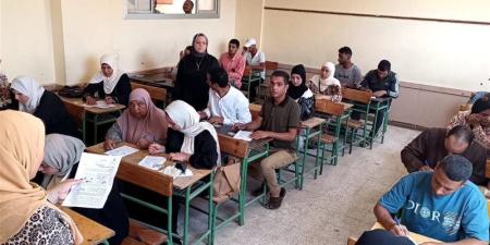 جامعة دمنهور تطلق قافلة لمحو الأمية بكفر الدوار (صور) - المدينة برس