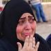 دموع ودعوات الأم، ولية أمر تنهار في البكاء مع بدء امتحان اللغة العربية (صور) - المدينة برس