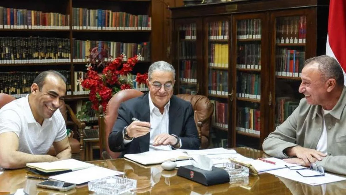 الأهلي يستعد لمواجهة بيراميدز.. دور مرتقب لياسين منصور وسيد عبد الحفيظ