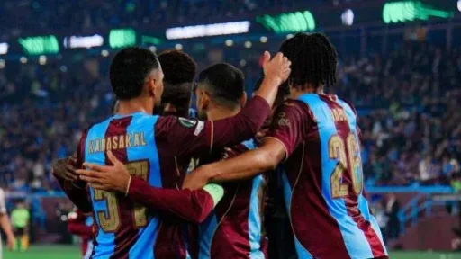 محمد صلاح يقود هجوم طرابزون سبور أمام ريزيسبور في الدوري التركي