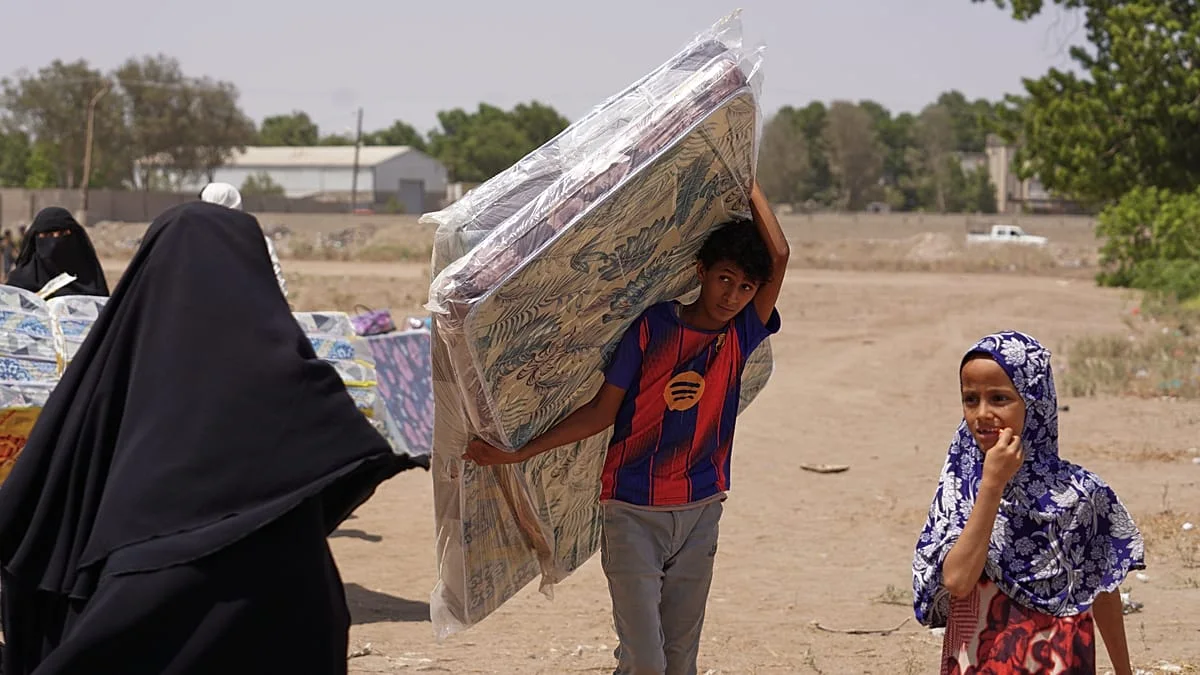 الحكومة اليمنية تتهم الحوثيين باستخدام قذائف سامة في تعز amid تصعيد عسكري وأزمة إنسانية