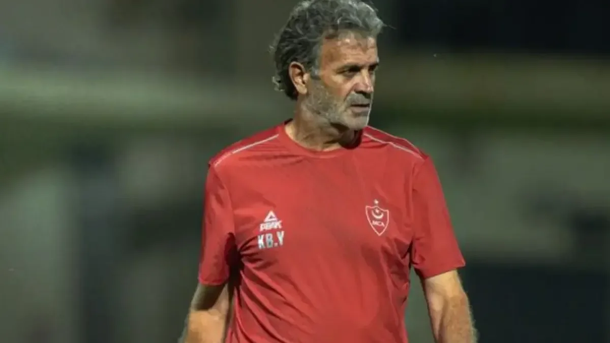 تقارير: الغموض يحيط بمستقبل مدرب مولودية الجزائر منافس الزمالك