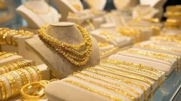 سعر الذهب اليوم يرتفع والجرام يصل إلى 7300 جنيه