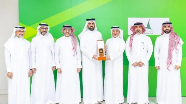 الشيخ خالد رئيس نادي النجمة البحريني يزور الخليج لتعزيز العلاقات الرياضية