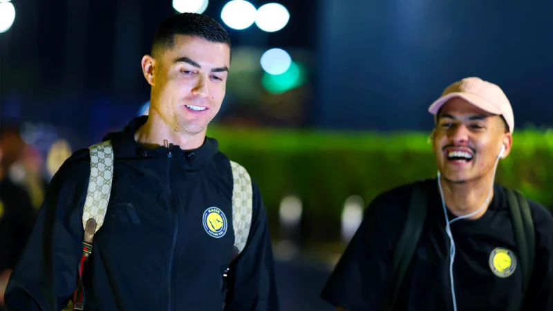 النصر يغادر برا.. وأنج يستبعد رونالدو وسيماكان عن التشكيلة