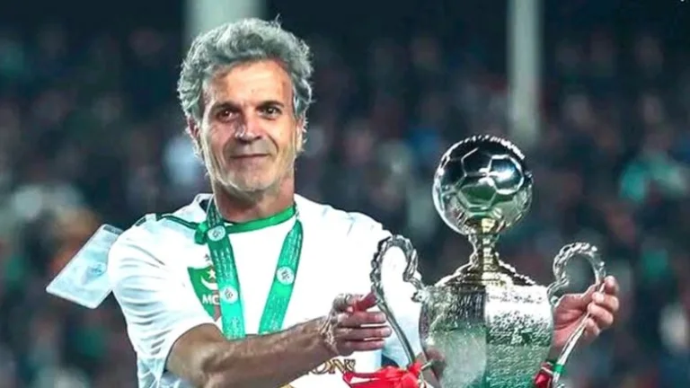 غموض في مولودية الجزائر قبل مواجهة الزمالك بدوري أبطال أفريقيا بسبب مدرب الفريق