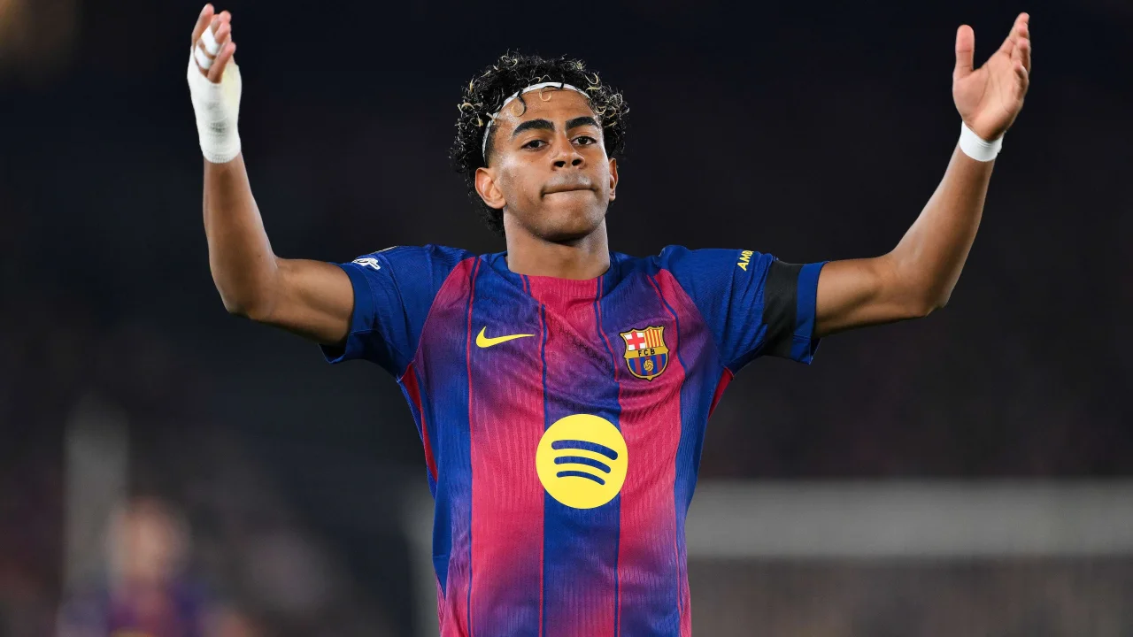 مسيرة كفاح لامين يامال نحو النجومية في الملاعب الخضراء