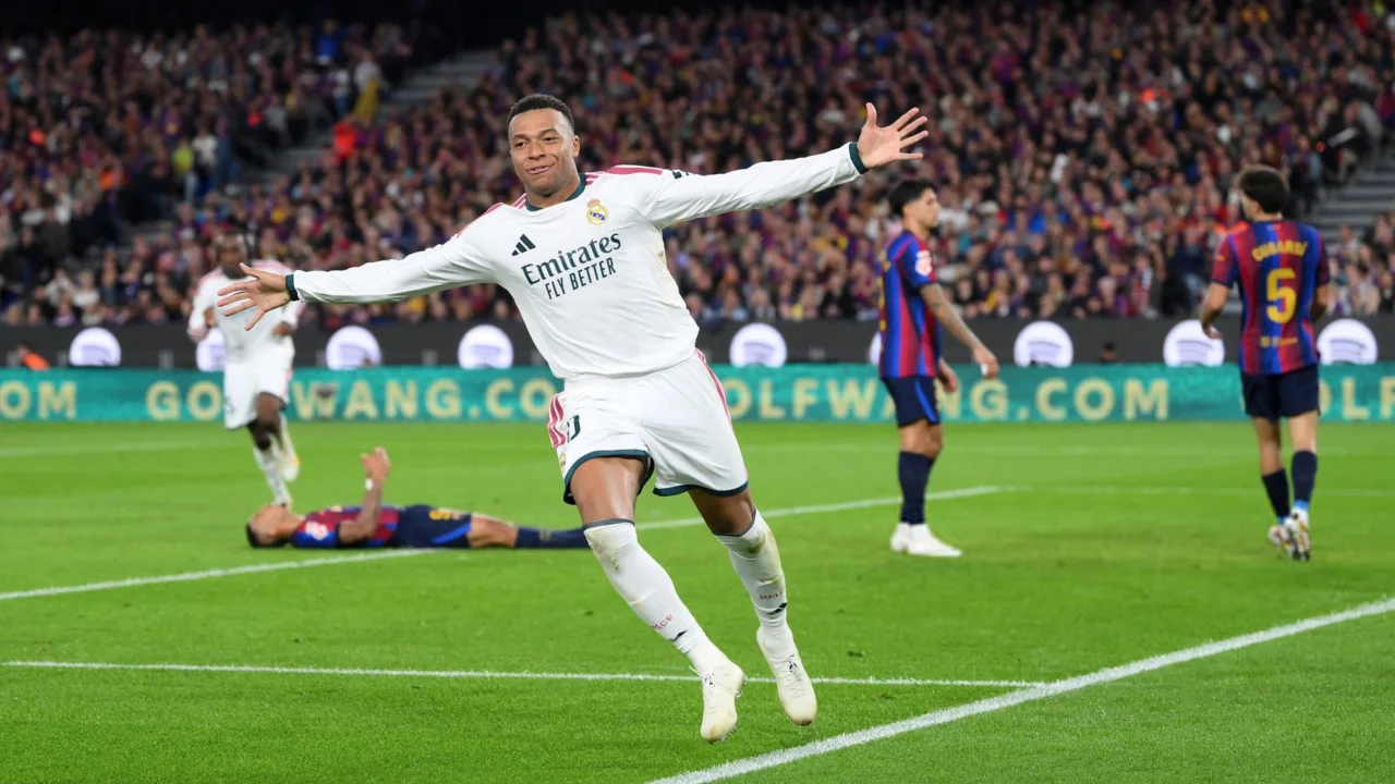 مبابي يقود ريال مدريد للفوز على برشلونة في الكلاسيكو