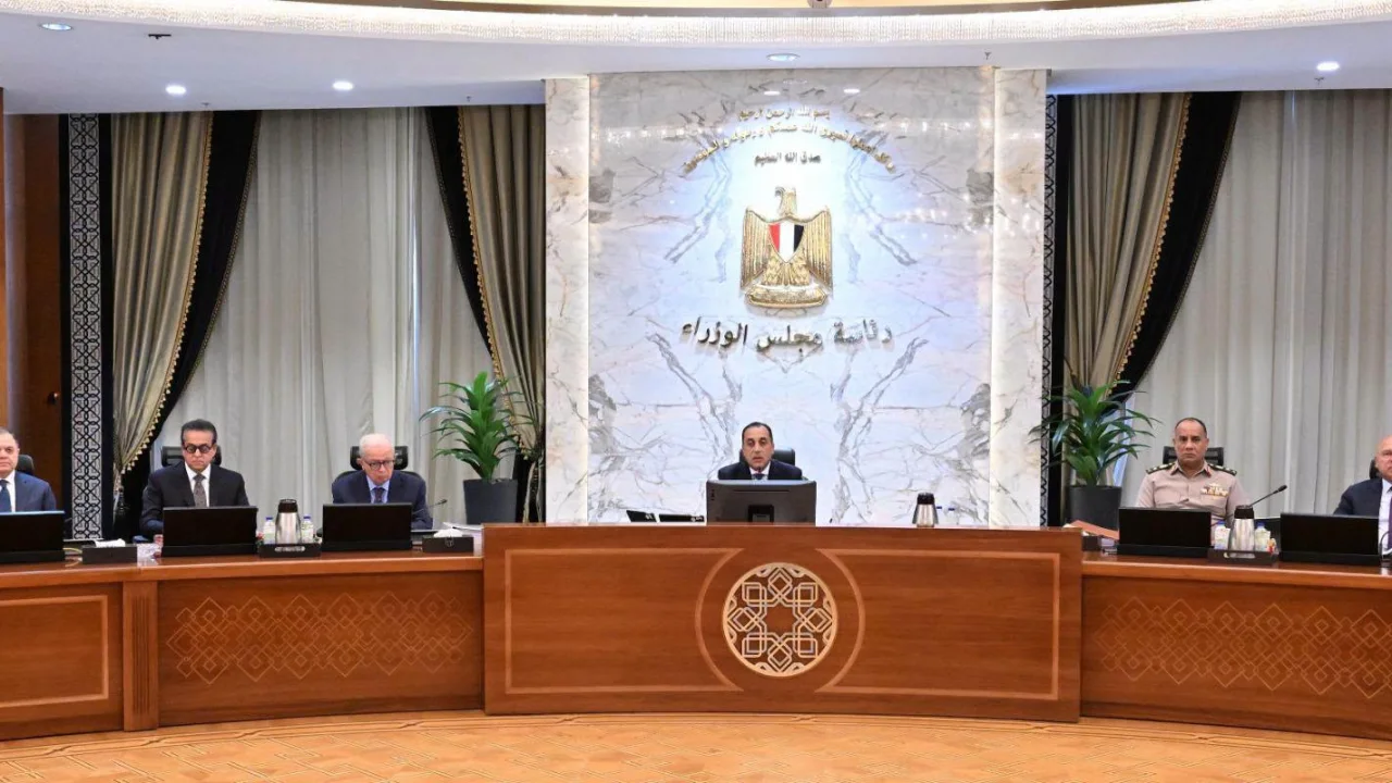 الحكومة تبدأ تنفيذ التكليفات الرئاسية لتحسين معيشة المواطنين