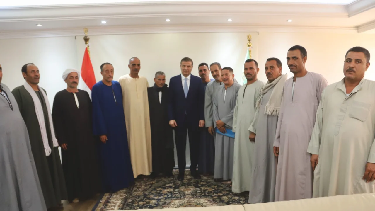وزير الزراعة: التواصل الدائم مع المزارعين أولوية لتقديم كل الدعم لهم
