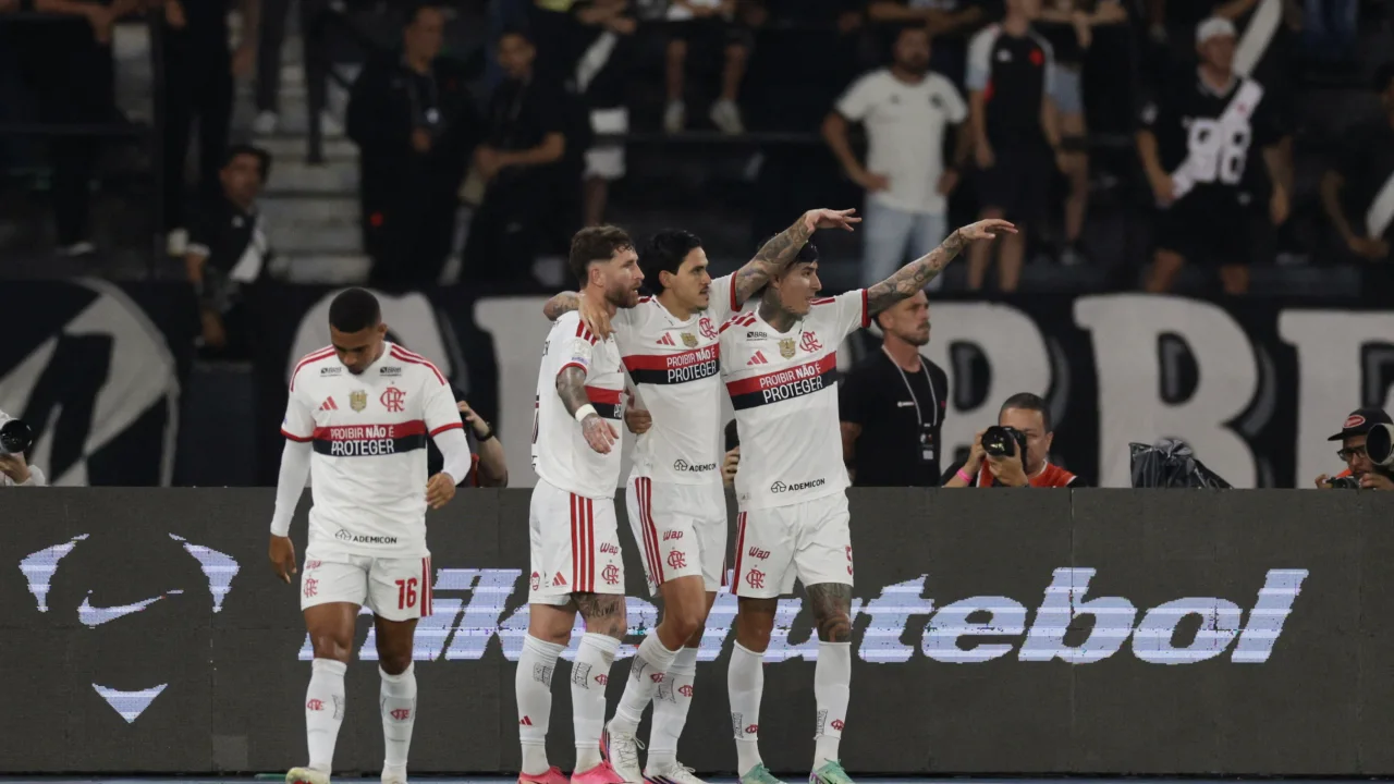 فلامنجو يبتعد بصدارة الدوري البرازيلي ويقترب من اللقب