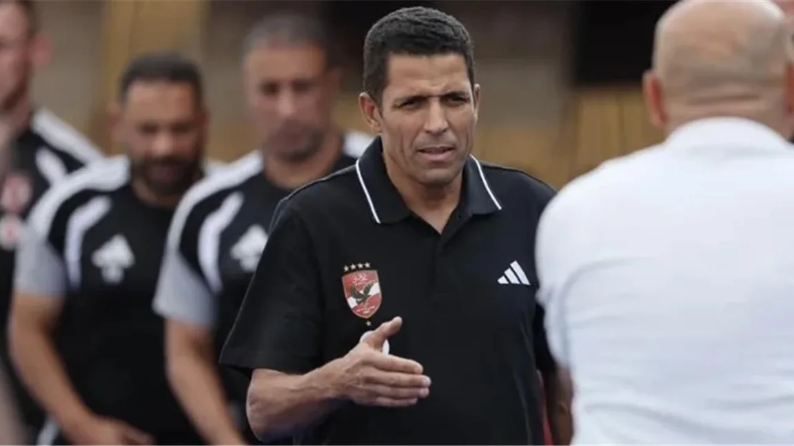 تفاصيل مشاجرة لاعب الأهلي مع حسين عموتة