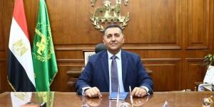 محافظ القليوبية يتابع الحالة الصحية لمدير إدارة الأزمات بعد إصابته أثناء إزالة جمالون مخالف - المدينة برس