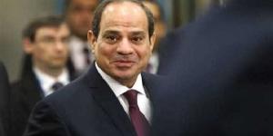 السيسي يتسلم هدية تذكارية من وزير الدفاع خلال حفل افتتاح مقر القيادة الإستراتيجية - المدينة برس