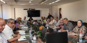 رئيس شركة الصرف الصحي بالإسكندرية يتابع مؤشرات الأداء وخطة العمل - المدينة برس