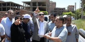 محافظ الأقصر يوجه بسرعة الانتهاء من مشروع الصرف الصحي بحوض 18 - المدينة برس