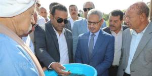 محافظ بني سويف يشهد إلقاء 250 ألف زريعة سمكية في نهر النيل - المدينة برس