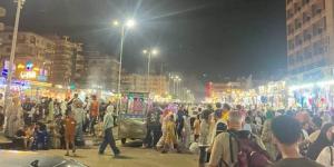 "جمصة عادت شمسك الذهب"، إقبال غير مسبوق من المصطافين على كورنيش وشوارع المدينة (صور) - المدينة برس
