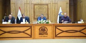 محافظ قنا يشدد على تسريع وتيرة العمل بملفات التقنين والتصالح - المدينة برس