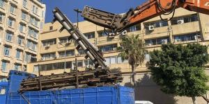 وداعًا ترام الرمل.. الحفارات تقتلع 100 عام من ذاكرة الإسكندرية - المدينة برس