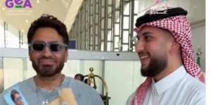 بعد طرح ألبومه الجديد، تامر حسني يصل جدة استعدادا لحفله غدا (فيديو) - المدينة برس
