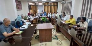 رئيس الخارجة بالوادي الجديد يناقش خطة التنمية ويشدد على سرعة تنفيذ المشروعات الخدمية - المدينة برس