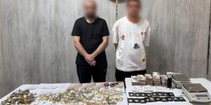 سقوط شقيقين بتهمة النصب على تجار الذهب والاستيلاء على مشغولات ومبالغ مالية بالجيزة - المدينة برس