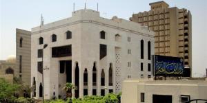 هل يجوز إقامة ابن الزوج مع زوجة أبيه إذا كان يؤذيها؟ الإفتاء ترد - المدينة برس