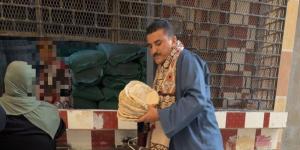 متنكرًا في جلباب وشال، مدير الرقابة التموينية يضبط مخالفات في مخابز كفر الدوار - المدينة برس